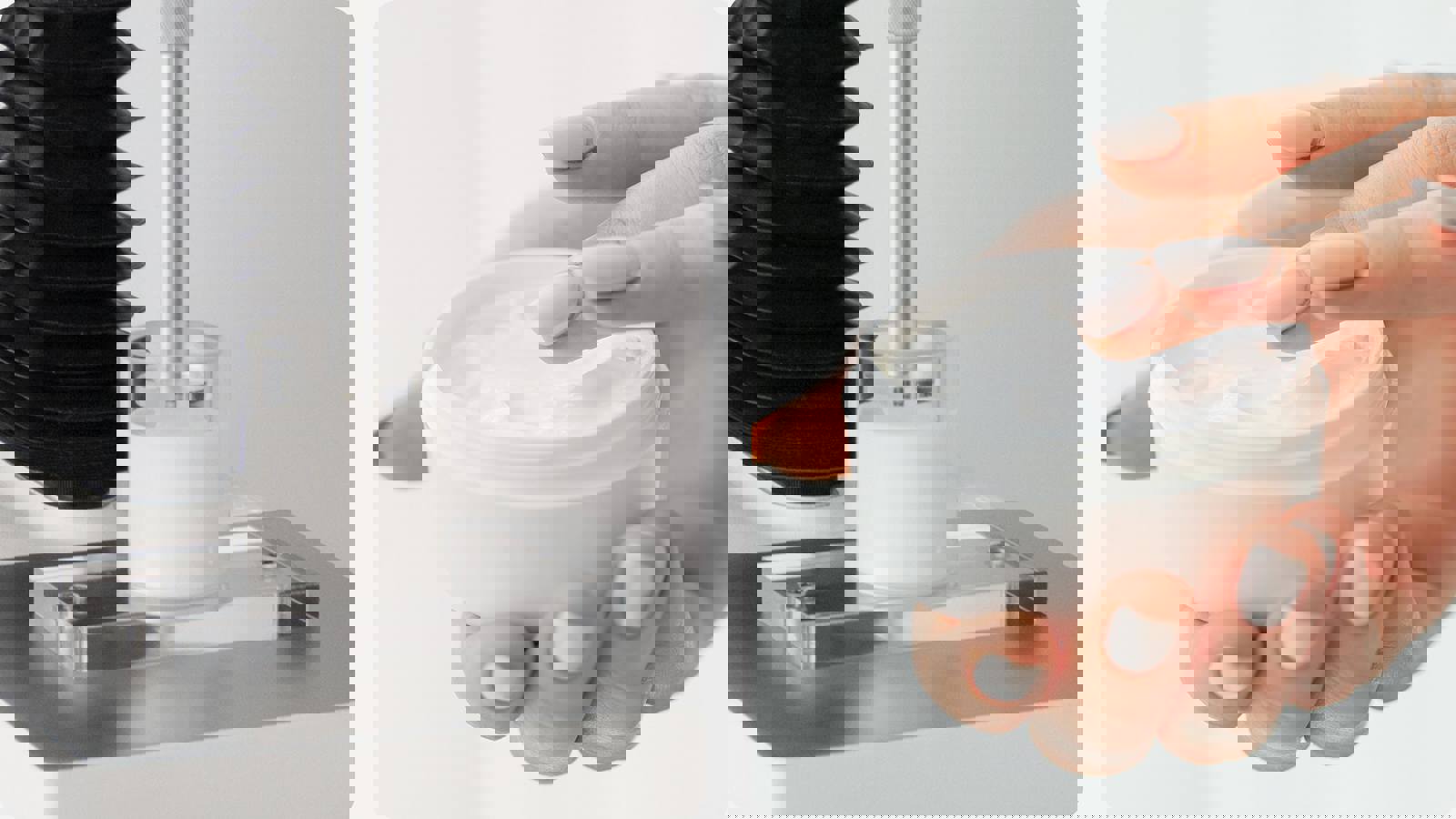 Imitative test pairing of the Back Extrusion Rig and woman using cosmetic cream