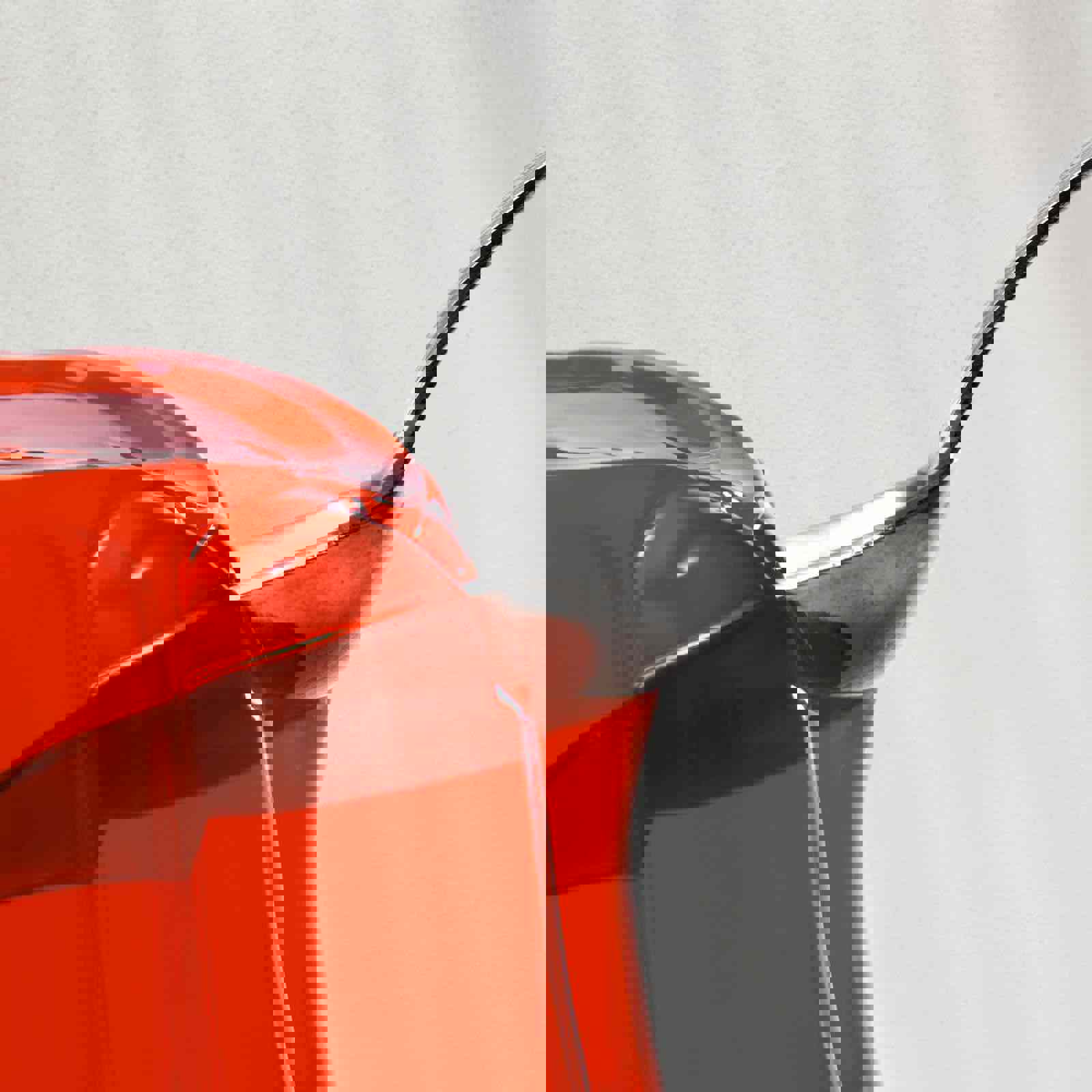 Spoon penetrating edible jelly