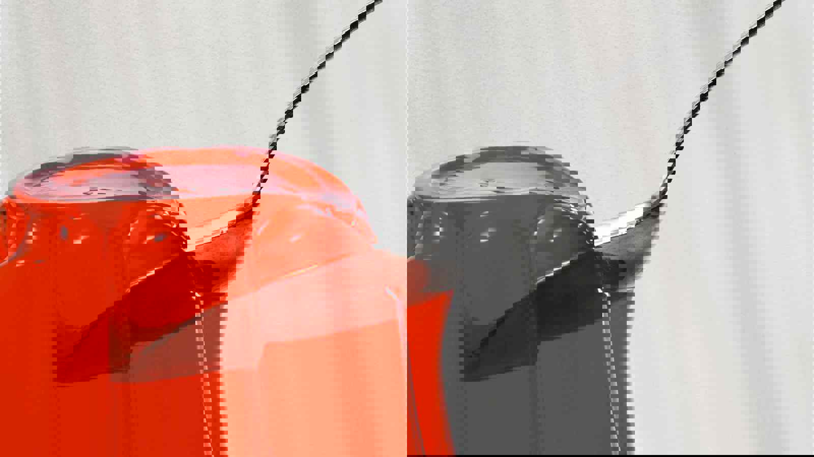 Spoon penetrating edible jelly