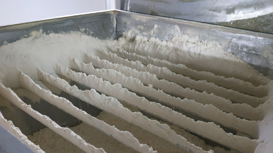 Powder testing: 5 powder problems that look the same - but aren't